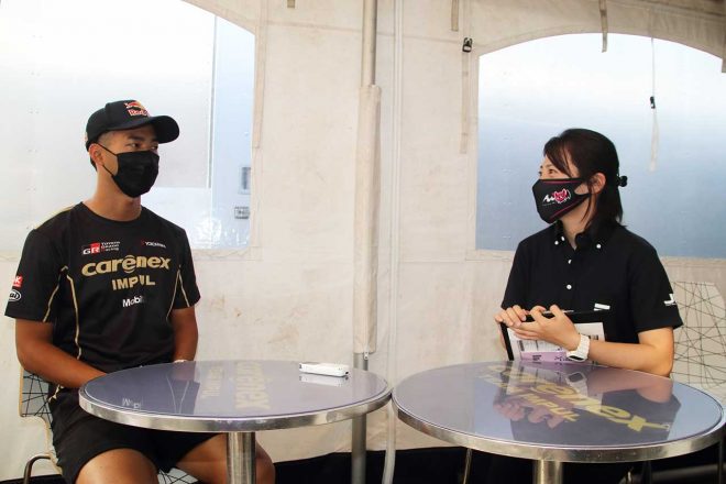 同じドライバーとして、気になるポイントをぐいぐい突っ込む三浦愛さん