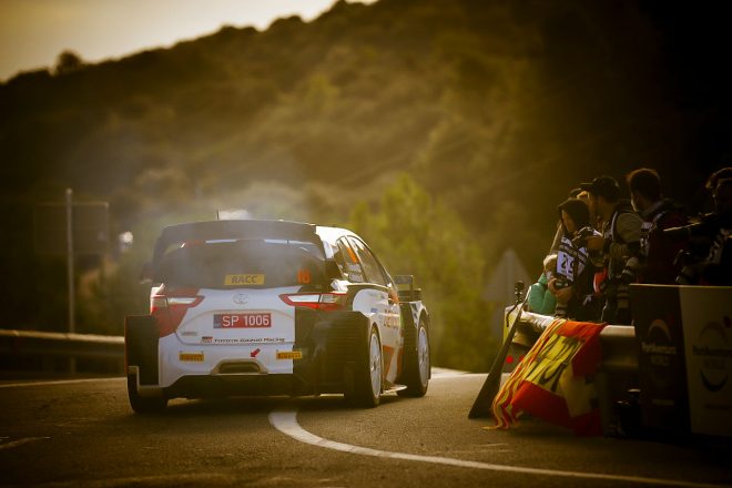 SS1でクラッシュを喫しデイリタイアとなった勝田貴元／アーロン・ジョンストン組（トヨタ・ヤリスWRC）　2021年WRC第11戦スペイン