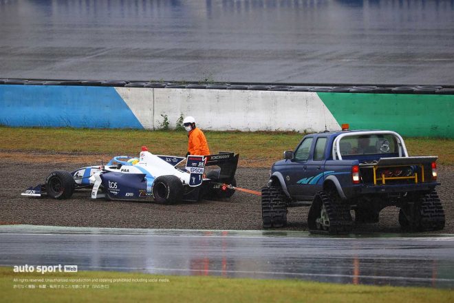 2度目のコースオフでは自力コース復帰が叶わなかった山本尚貴（TCS NAKAJIMA RACING）