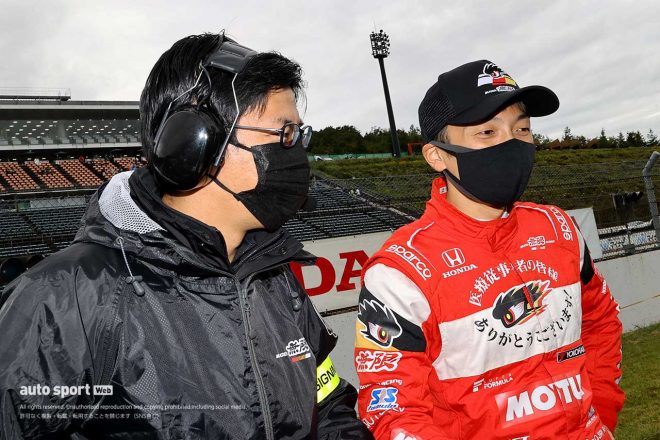 2021スーパーフォーミュラ第6戦もてぎ　一瀬俊浩エンジニアと野尻智紀（TEAM MUGEN）