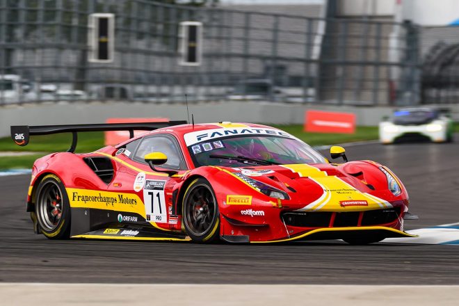 トップ走行中のアクシデントにより戦列を去ることとなったAFコルセ71号車