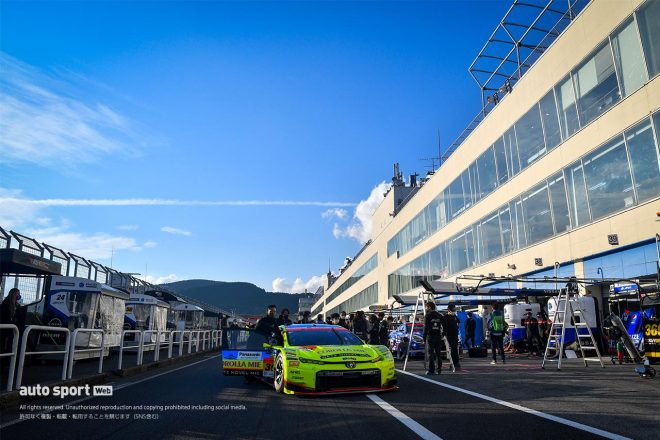 TOYOTA GR SPORT PRIUS PHV apr GT