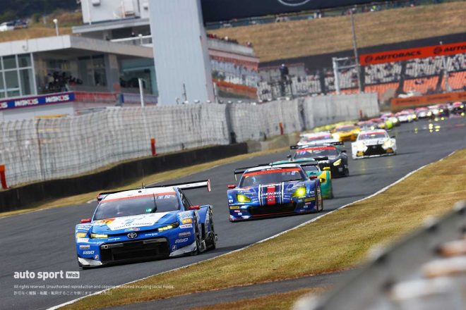 序盤からレースをリードした31号車TOYOTA GR SPORT PRIUS PHV apr GT