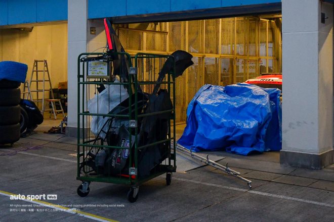 大きなダメージを負ってしまったアールキューズ AMG GT3