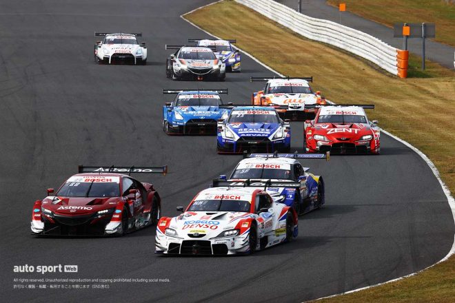 10番手からスタートしたZENT CERUMO GR Supra（立川祐路／石浦宏明）