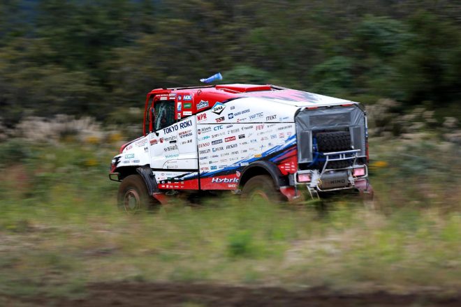 車両軽量化のため超軽量リヤボデーには高強度アルミとGFRPが多用された