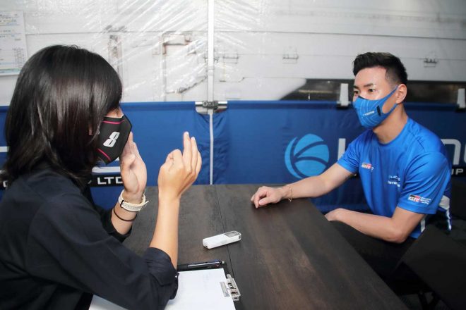 同じドライバーとして、気になるポイントをぐいぐい突っ込む三浦愛さん