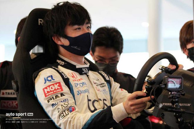 法政大学の助っ人としてエキシビジョンレースに参戦した大湯都史樹（TCS NAKAJIMA RACING）