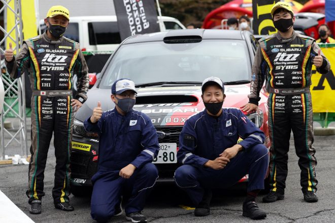 5戦連続で3位表彰台を獲得した鎌田卓麻／松本優一（WinmaX DLシムス WRX STI）