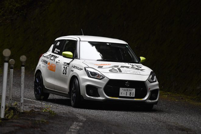 鮫島大湖／船木佐知子組（スズキ・スイフト）