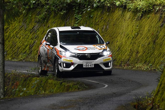 小川剛／梶山剛組（ホンダ・フィット）