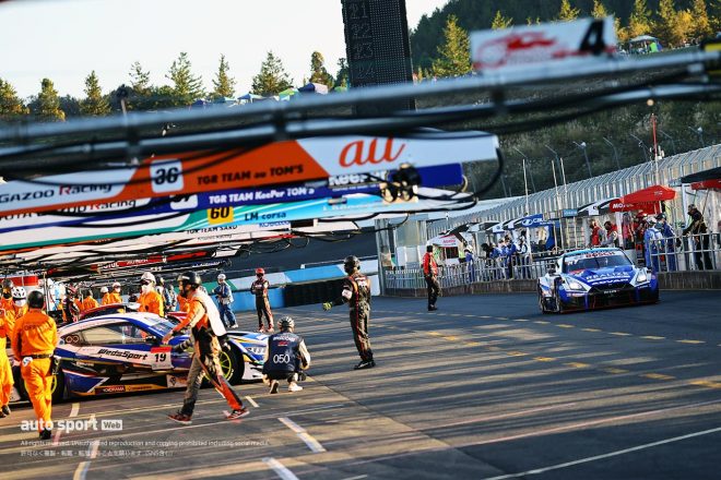 予選Q1でトップタイムを記録したリアライズコーポレーション ADVAN GT-RとPPを手にしたWedsSport ADVAN GR Supra