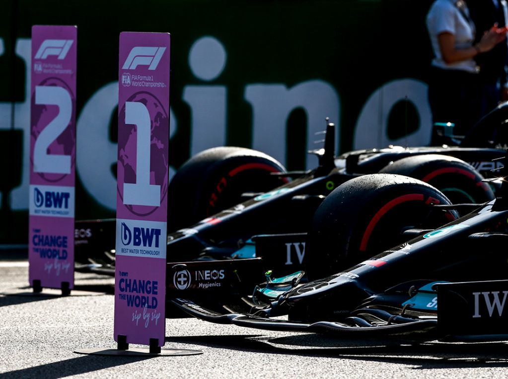 2021年F1第18戦メキシコGP　予選1番手のバルテリ・ボッタスと2番手のルイス・ハミルトン（メルセデス）