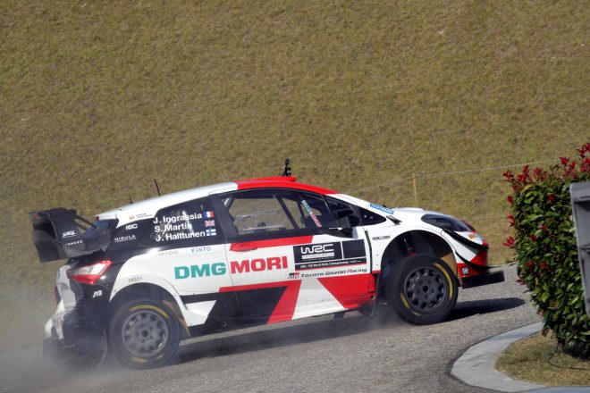 勝田貴元のドライブで行われたトヨタ・ヤリスWRCのデモラン