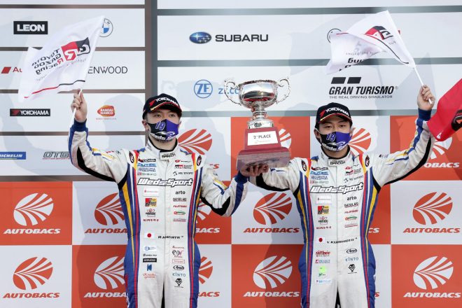 2位表彰台を獲得した国本雄資／宮田莉朋組（WedsSport ADVAN GR Supra）