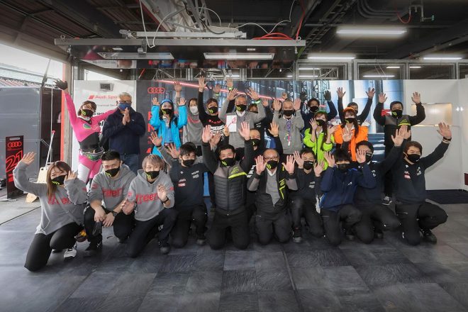 スーパーGT第7戦もてぎのZFアワードを受賞したAudi Team Hitotsuyama