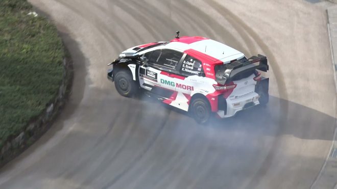 勝田貴元によるトヨタ・ヤリスWRCデモラン