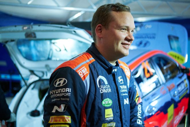 2021年シーズンはヒュンダイ・モータースポーツのジュニアドライバーとしてWRC2クラスを戦うだけでなく、ヒュンダイi20 Nラリー2の開発ドライバーも務めていたヤリ・フッツネン
