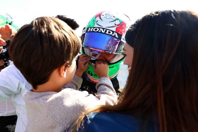 2021年F1第18戦メキシコGP セルジオ・ペレス(レッドブル・ホンダ)とペレスジュニア