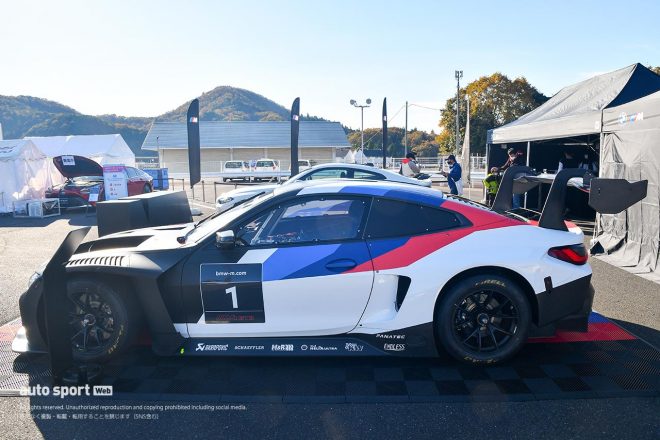 岡山国際サーキットに展示されたBMW M4 GT3
