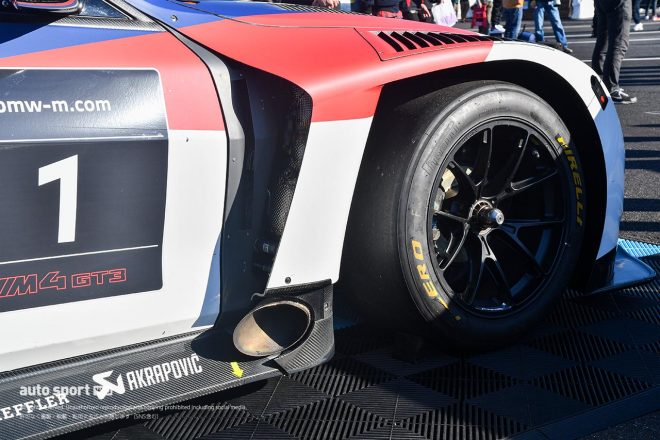 岡山国際サーキットに展示されたBMW M4 GT3