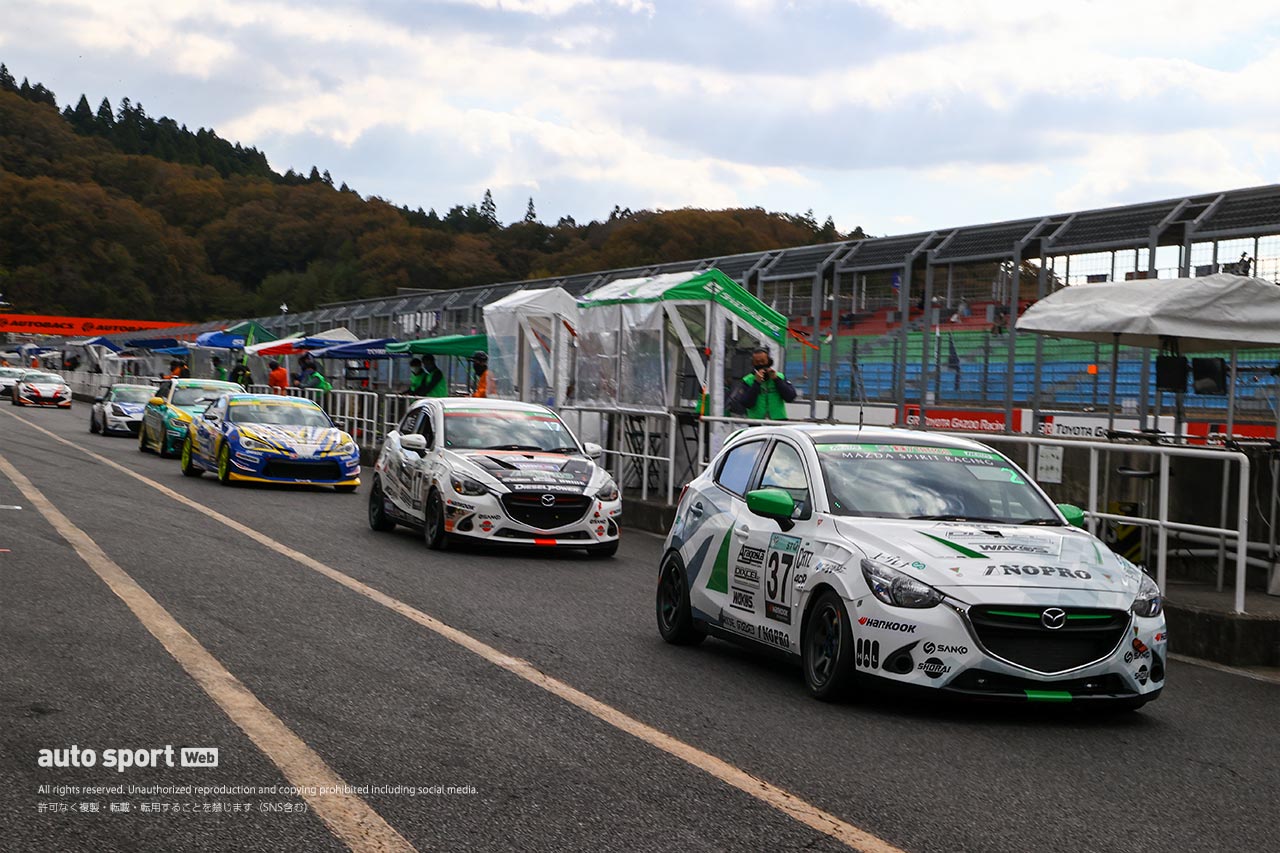 ST-Qクラスの37号車MAZDA SPIRIT RACING Bio concept DEMIO