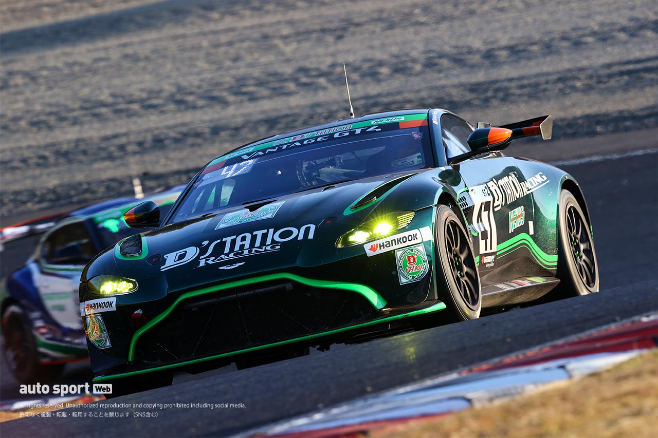 D'station Vantage GT4