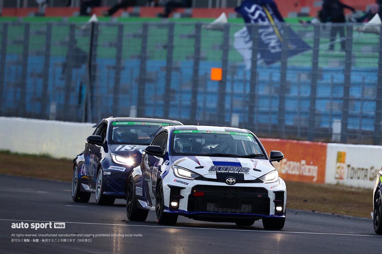 KTMS GR YARISとENDLESS GR YARISのバトル