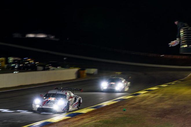 GTLMラストレースでチーム初のワン・ツー・フィニッシュを達成したウェザーテック・レーシングの79号車と97号車ポルシェ911 RSR-19