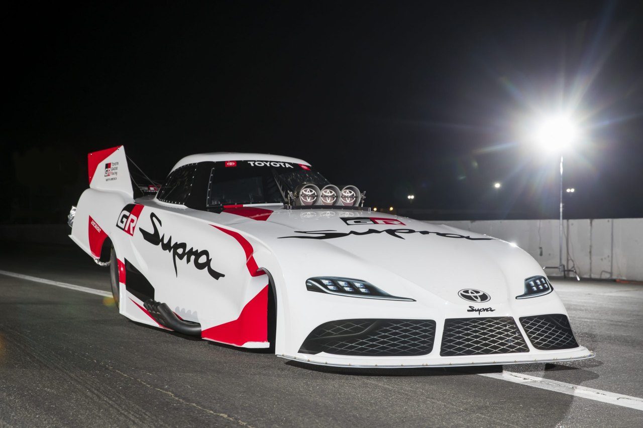 生産車のスタイリング要素を取り入れるべく挑戦した」と北米TRDの 