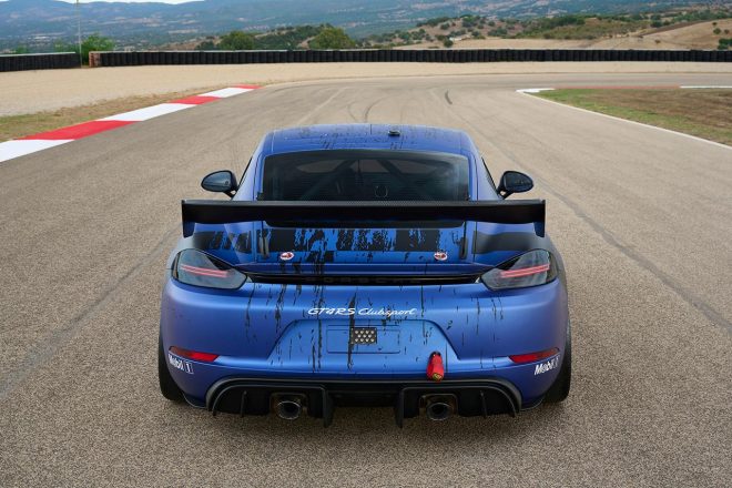 新型ポルシェ718ケイマンGT4 RSクラブスポーツ