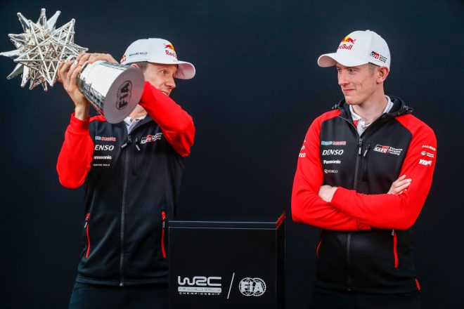 2021年シーズンのドライバーズタイトルをかけて激突するセバスチャン・オジエ（左）とエルフィン・エバンス（右）