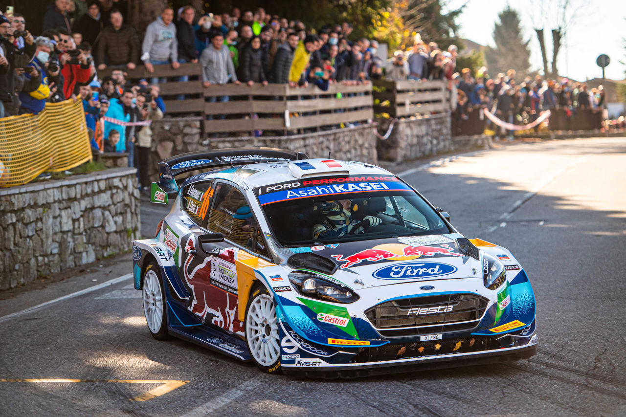 初日にクラッシュしたアドリアン・フルモー（フォード・フィエスタWRC）はデイ2から再スタートを切った