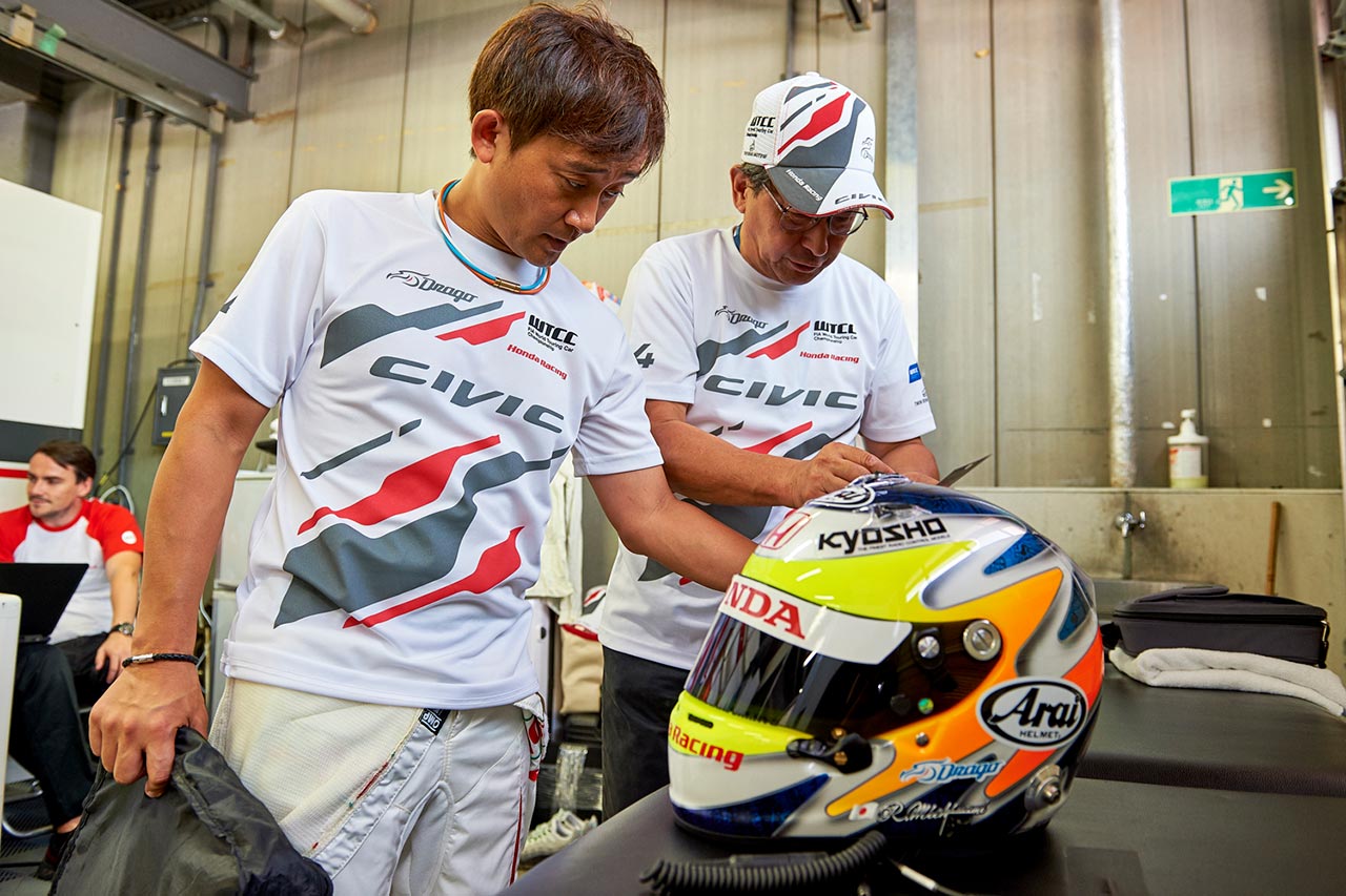 2016年にWTCCに参戦を開始した道上龍さん