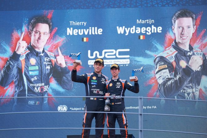ウルフ・パワーステージ・アワードを獲得したティエリー・ヌービル／マルティン・ウィダグ組（ヒュンダイi20クーペWRC）　2021年WRC第12戦モンツァ