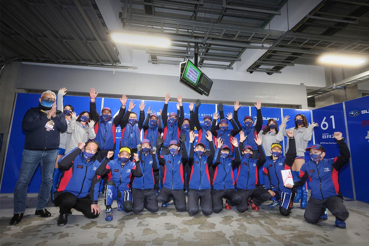 スーパーGT第8戦富士のZFアワードは悲願の王座獲得を果たしたR&D SPORTが受賞した。