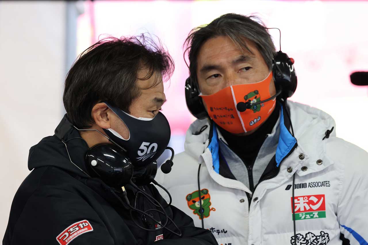 2021スーパーGT第8戦富士　土屋武士／田中哲也監督（MaxRacing）