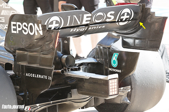 メルセデスF1 W12のリヤウイング