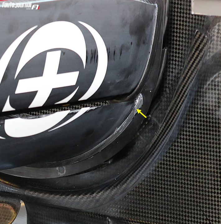 メルセデスF1 W12のリヤウイング