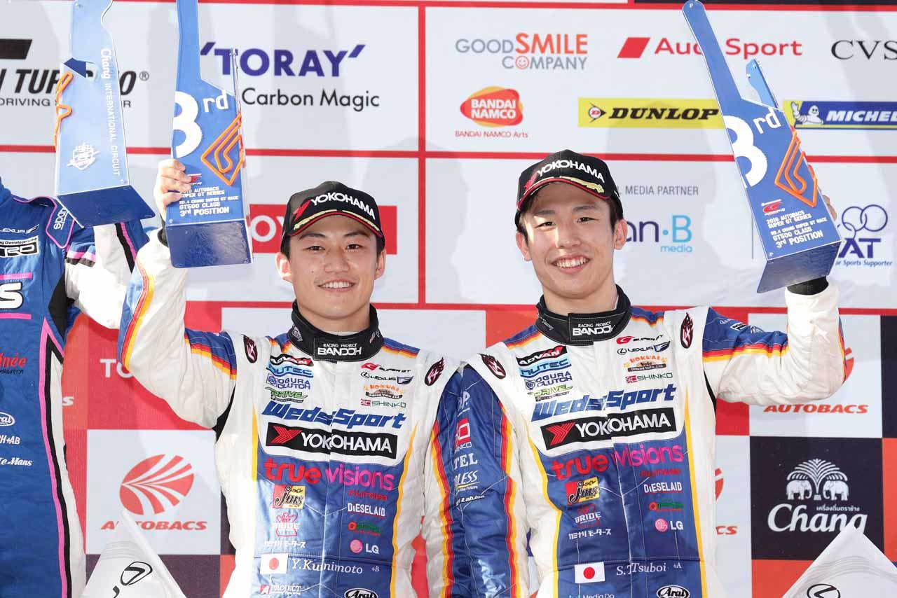 2019年第4戦タイで3位表彰台を獲得した国本雄資と坪井翔（WedsSport ADVAN LC500）