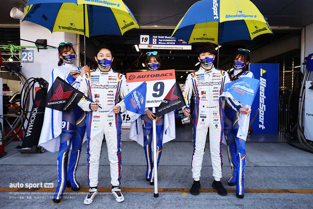 2021年シーズンのスーパーGTを戦った国本雄資、宮田莉朋（WedsSport ADVAN GR Supra）とWedsSport Racing Gals
