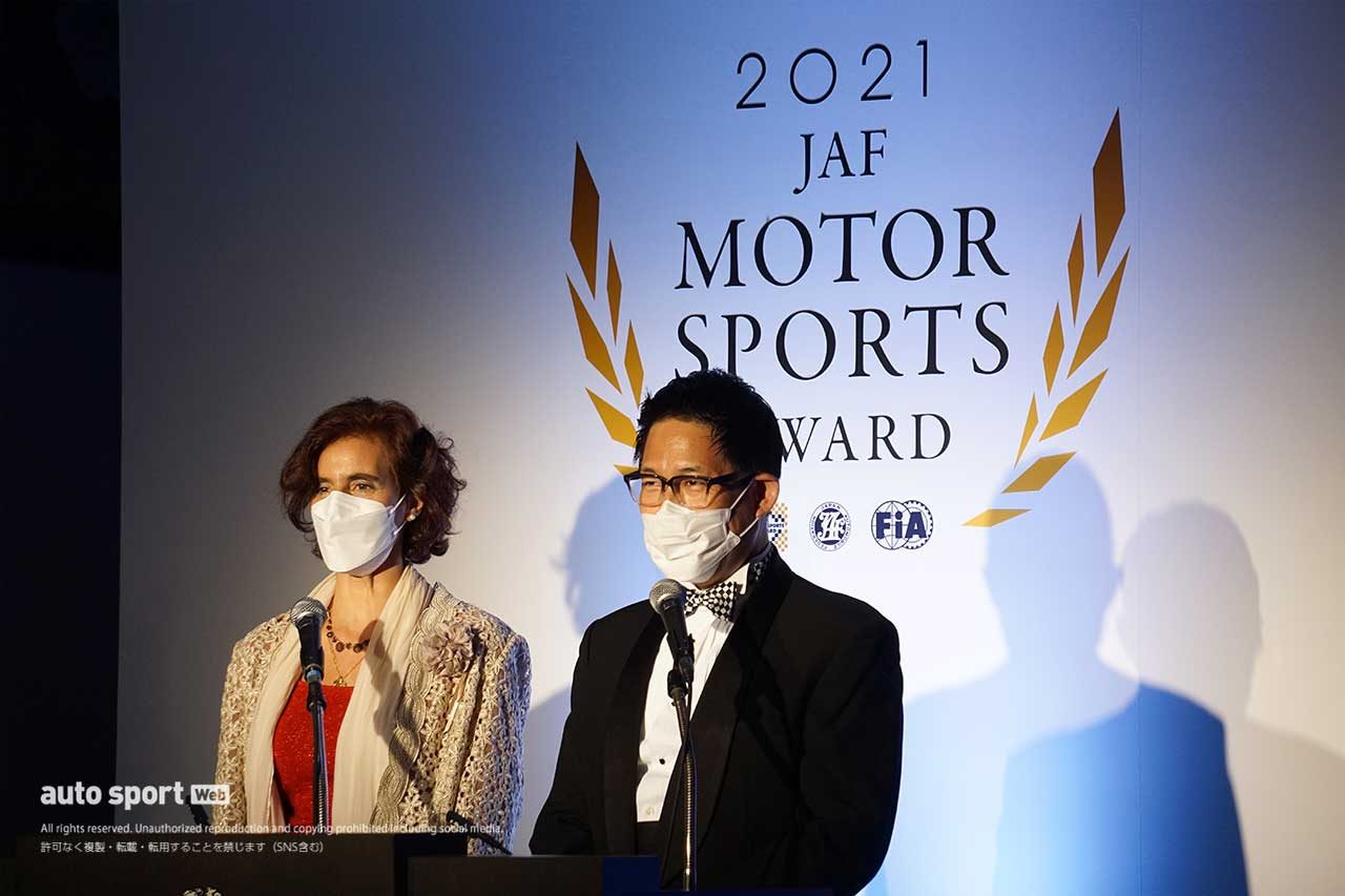 司会を努めたピエール北川さんと伊藤ソニアさん 21年jafモータースポーツ表彰式が開催 各シリーズのチャンピオンたちが表彰を受けるの画像 写真 7 Autosport Web