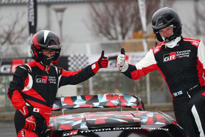 モリゾウ’（左）とヤリ-マティ・ラトバラTOYOTA GAZOO Racing WRT代表（右）