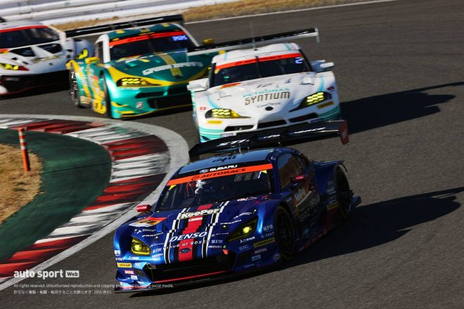 決勝では井口がスタートを担当。SC導入までは好走したが、その後苦戦に転じる