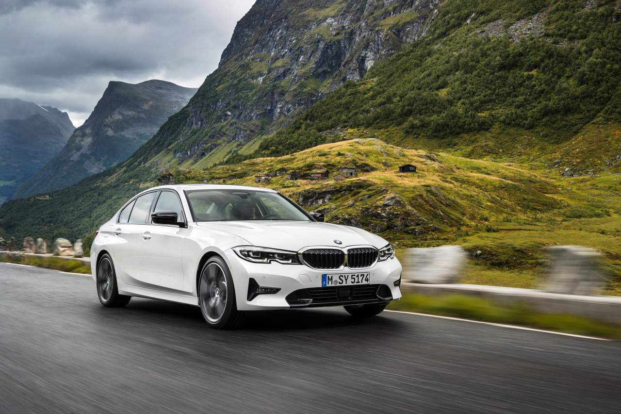 bmw-3-320i-exclusive-autosport-web