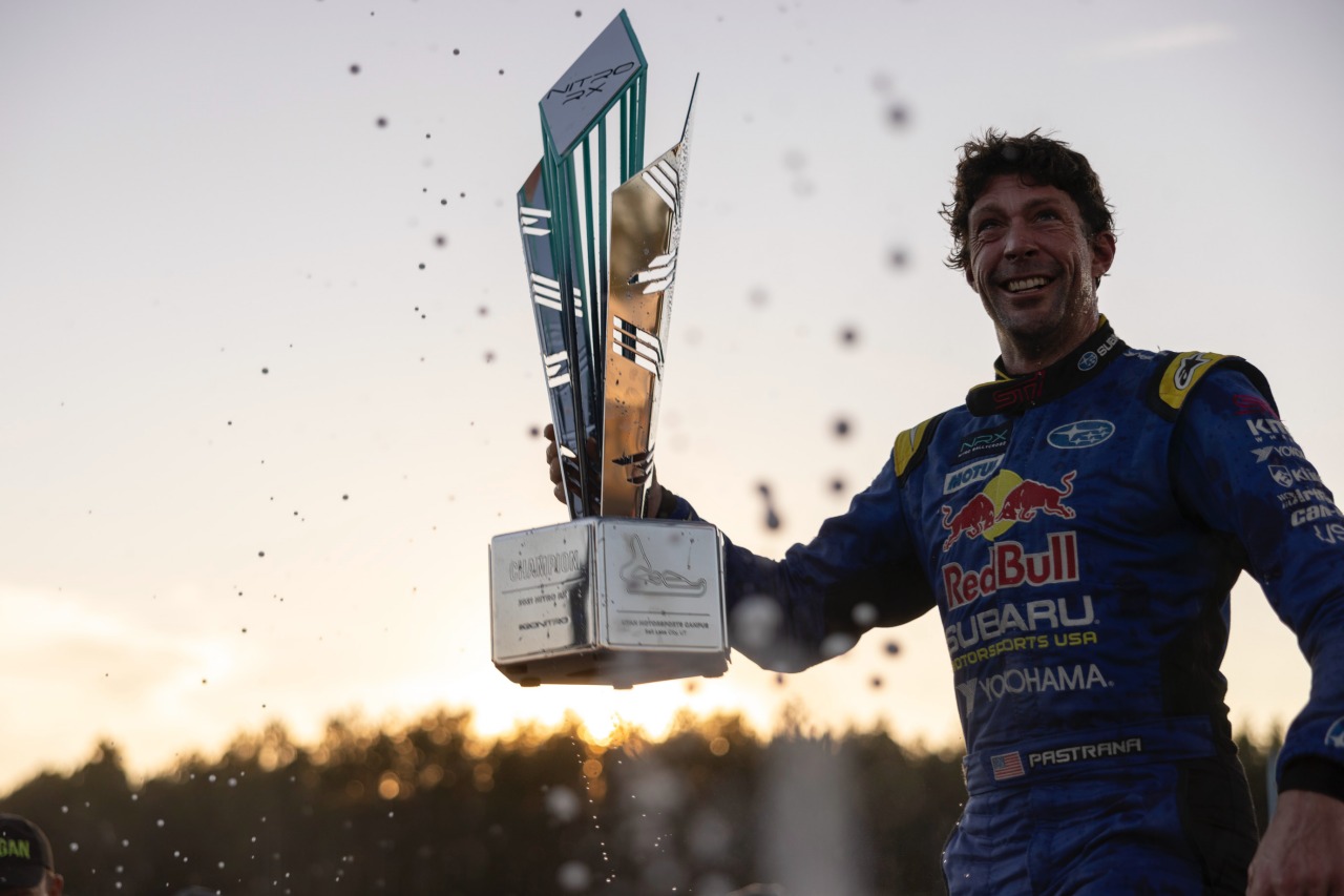 「スバルありがとう、ファンにもありがとう、そして、お祭りに参加してくれた友人たち全員にありがとう!!」と喜びを語った初代王者パストラーナ