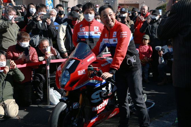 ヨシムラSERT MotulのスズキGSX-R1000Rのエンジン始動
