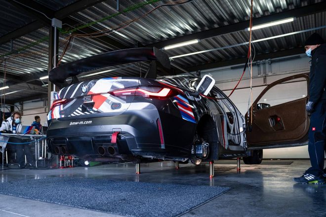 スペインのアルメリアで最初のテストを終えた新型BMW M4 GT4