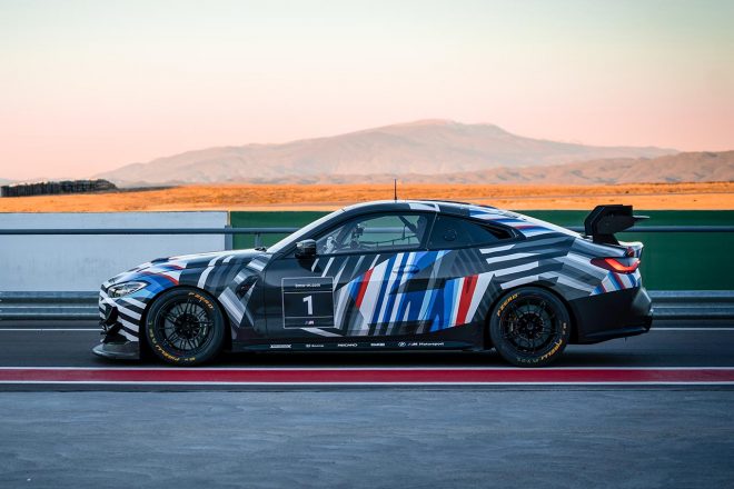 スペインのアルメリアで最初のテストを終えた新型BMW M4 GT4
