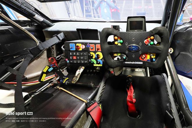 SUBARU BRZ R&D SPORTのコックピット